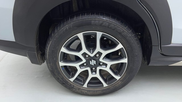 Second-hand 2023 Maruti Suzuki XL6 Alpha Plus AT for sale in Gurgaon-18