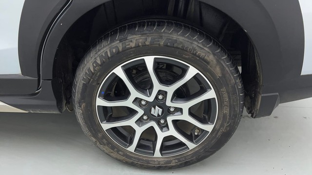 Second-hand 2023 Maruti Suzuki XL6 Alpha Plus AT for sale in Gurgaon-19