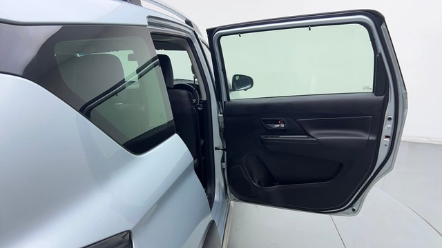 Second-hand 2023 Maruti Suzuki XL6 Alpha Plus AT for sale in Gurgaon-34