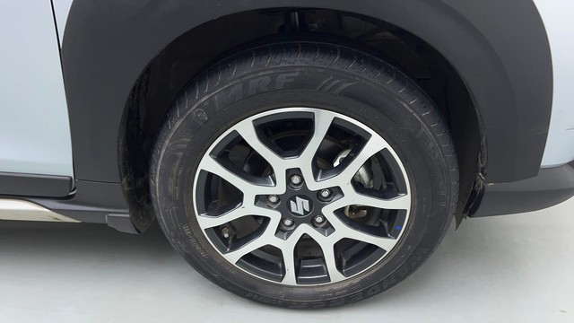 Second-hand 2023 Maruti Suzuki XL6 Alpha Plus AT for sale in Gurgaon-17