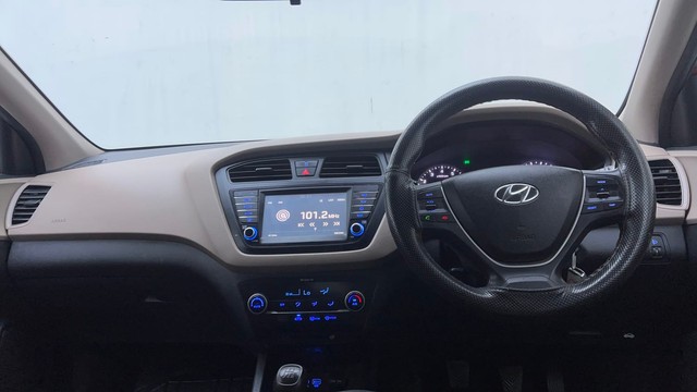 Second-hand 2017 Hyundai i20 1.2 Asta for sale in Hyderabad-11
