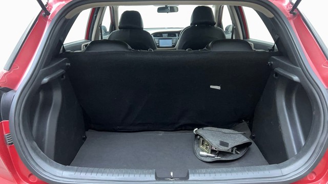 Second-hand 2017 Hyundai i20 1.2 Asta for sale in Hyderabad-9