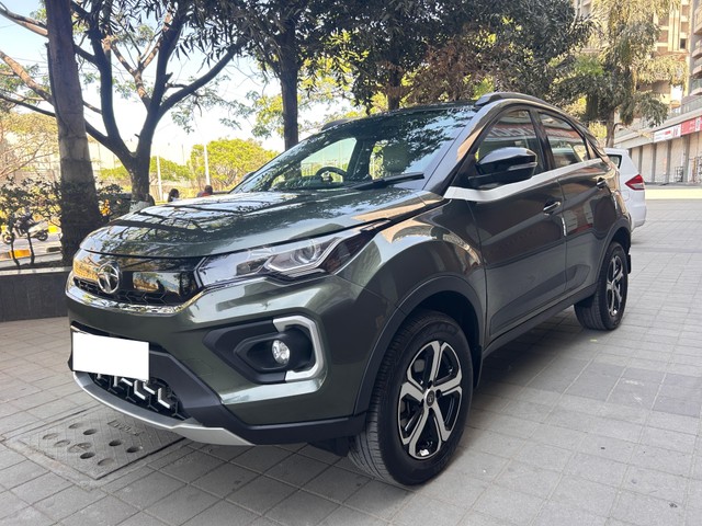 Second-hand 2023 Tata Nexon XZA Plus LUX Diesel AMT for sale in Pune-4