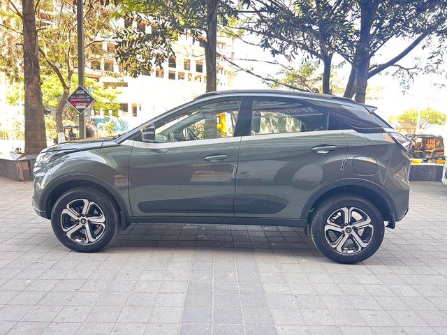 Second-hand 2023 Tata Nexon XZA Plus LUX Diesel AMT for sale in Pune-7