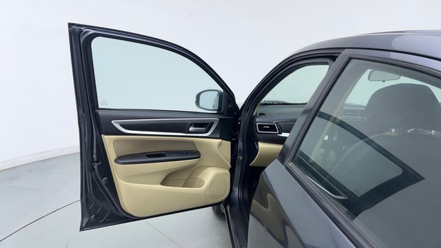 Second-hand 2022 Honda Amaze VX CVT Petrol for sale in Noida-37