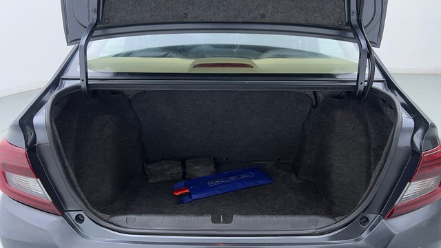 Second-hand 2022 Honda Amaze VX CVT Petrol for sale in Noida-9