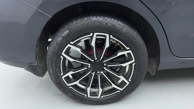 Second-hand 2022 Honda Amaze VX CVT Petrol for sale in Noida-18