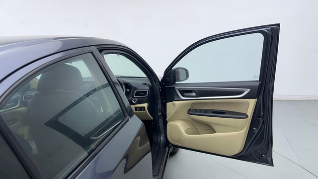 Second-hand 2022 Honda Amaze VX CVT Petrol for sale in Noida-16