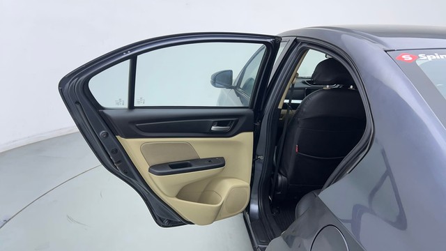 Second-hand 2022 Honda Amaze VX CVT Petrol for sale in Noida-24