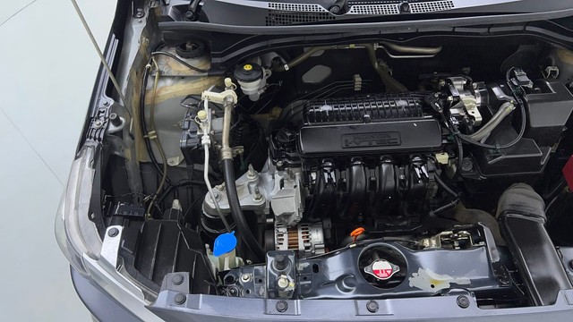 Second-hand 2022 Honda Amaze VX CVT Petrol for sale in Noida-39