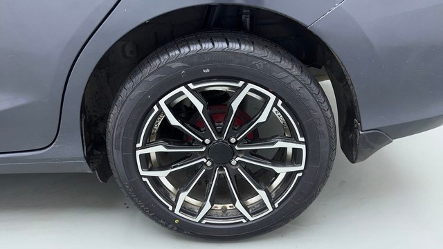 Second-hand 2022 Honda Amaze VX CVT Petrol for sale in Noida-19