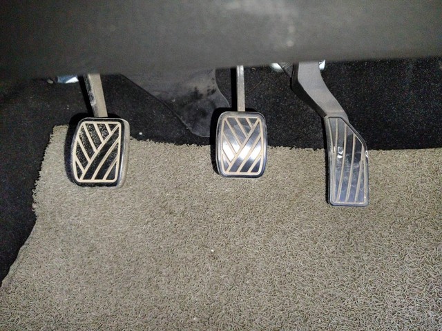 Second-hand 2015 Maruti Suzuki Swift VXI for sale in Visakhapatnam-14