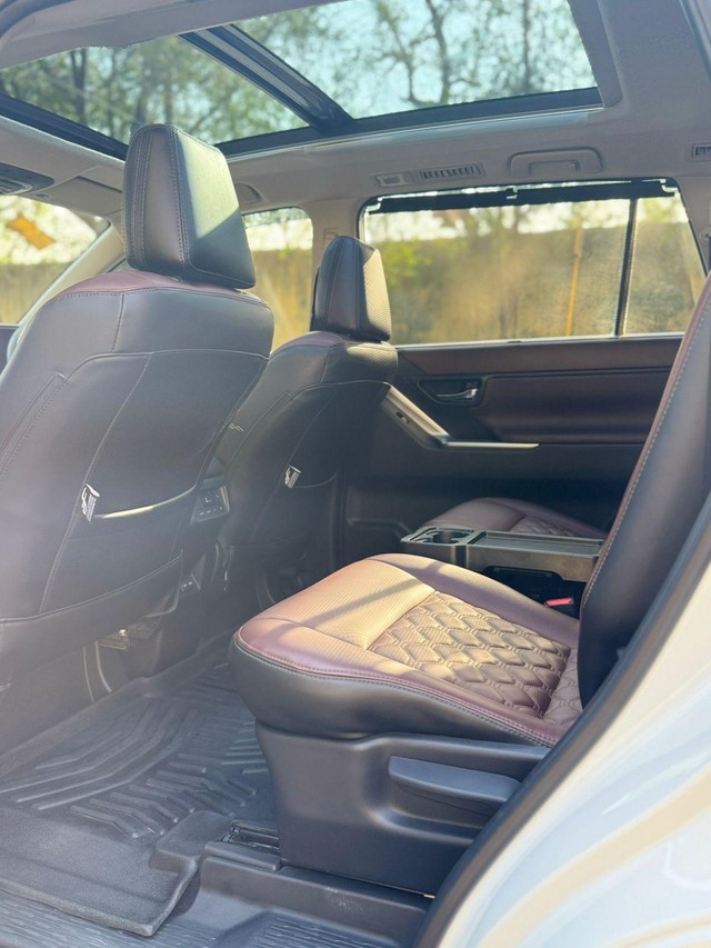 Second-hand 2025 Toyota Innova Hycross VX(O) 7STR Hybrid for sale in New Delhi-17