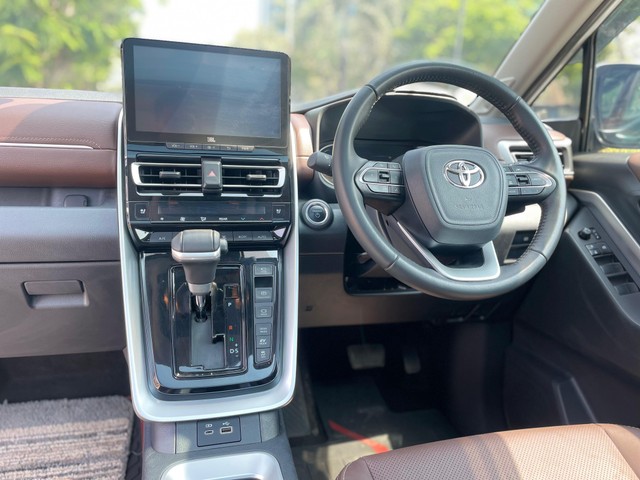 Second-hand 2024 Toyota Innova Hycross ZX(O) Hybrid for sale in Mumbai-9