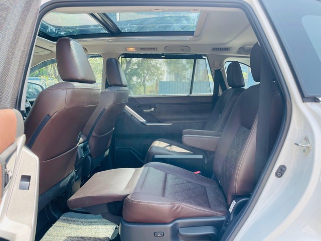 Second-hand 2024 Toyota Innova Hycross ZX(O) Hybrid for sale in Mumbai-10