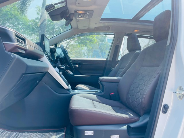 Second-hand 2024 Toyota Innova Hycross ZX(O) Hybrid for sale in Mumbai-6