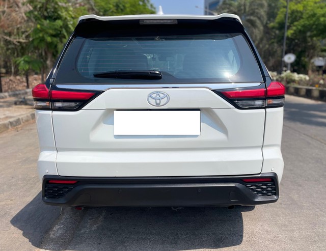 Second-hand 2024 Toyota Innova Hycross ZX(O) Hybrid for sale in Mumbai-2