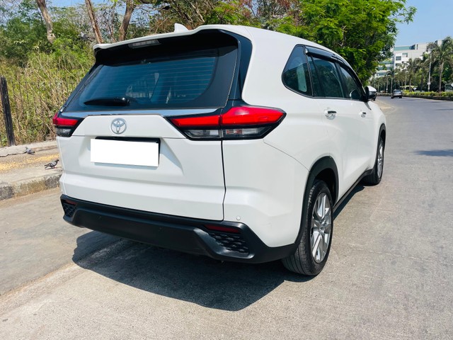 Second-hand 2024 Toyota Innova Hycross ZX(O) Hybrid for sale in Mumbai-8