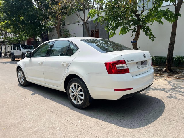 Skoda Octavia 1.4 TSI MT Ambition Second-hand 2015 Skoda Octavia 1.4 TSI MT Ambition for sale in Chennai-3