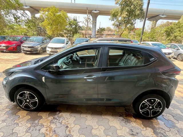 Second-hand 2020 Tata Altroz XT Diesel BSVI for sale in Faridabad-5