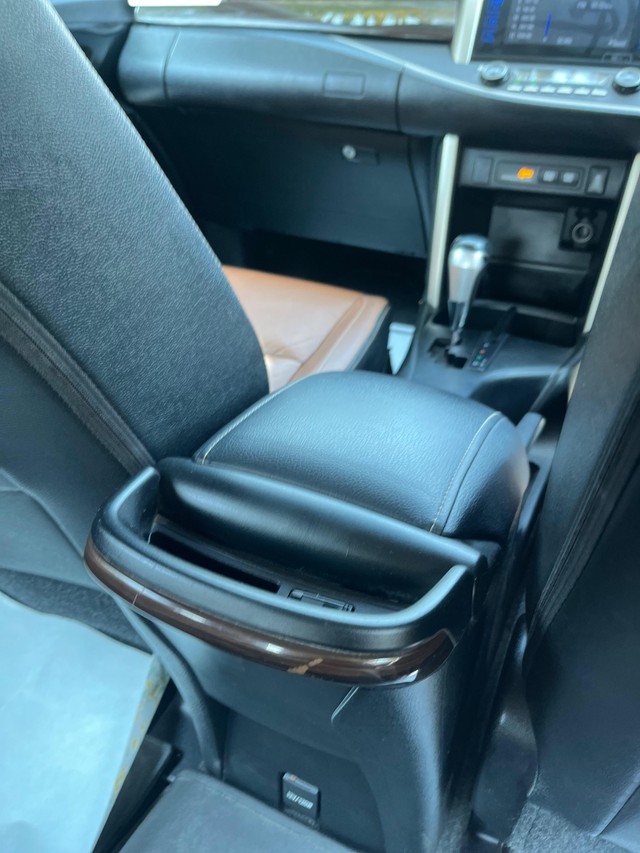Second-hand 2019 Toyota Innova Crysta 2.8 ZX AT BSIV for sale in Mumbai-27