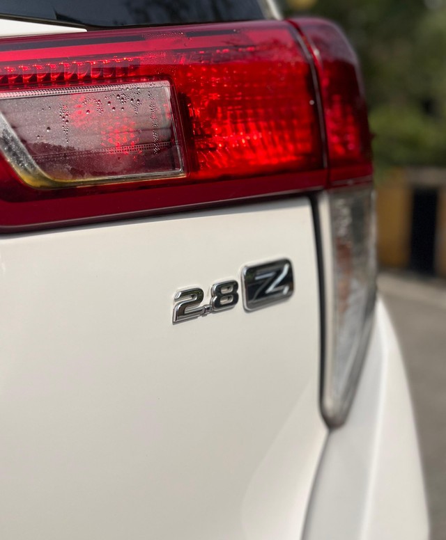 Second-hand 2019 Toyota Innova Crysta 2.8 ZX AT BSIV for sale in Mumbai-7