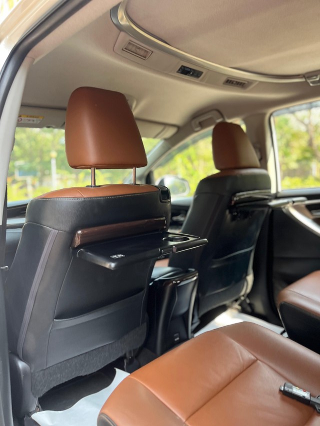 Second-hand 2019 Toyota Innova Crysta 2.8 ZX AT BSIV for sale in Mumbai-5