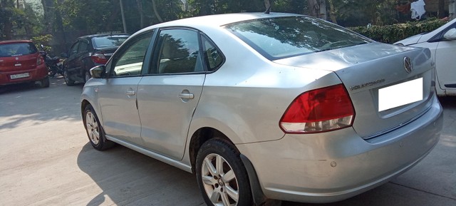 Volkswagen Vento IPL II Petrol Highline Second-hand 2011 Volkswagen Vento IPL II Petrol Highline for sale in Noida-3