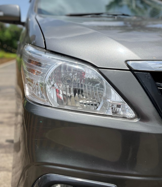 Second-hand 2012 Toyota Innova 2.0 VX 8 STR for sale in Mumbai-11