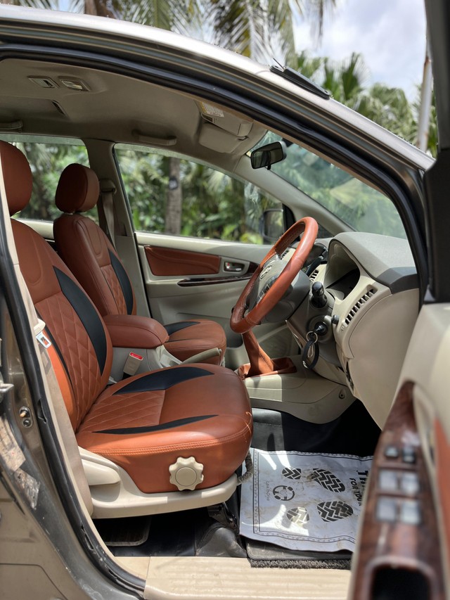 Second-hand 2012 Toyota Innova 2.0 VX 8 STR for sale in Mumbai-16