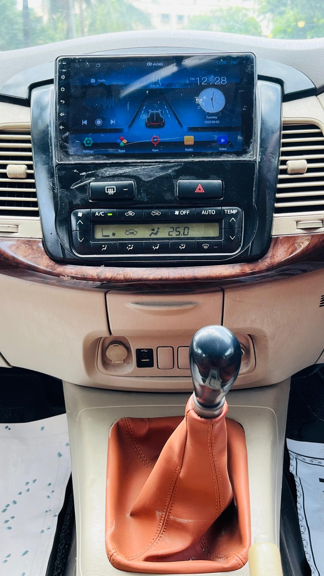 Second-hand 2012 Toyota Innova 2.0 VX 8 STR for sale in Mumbai-10