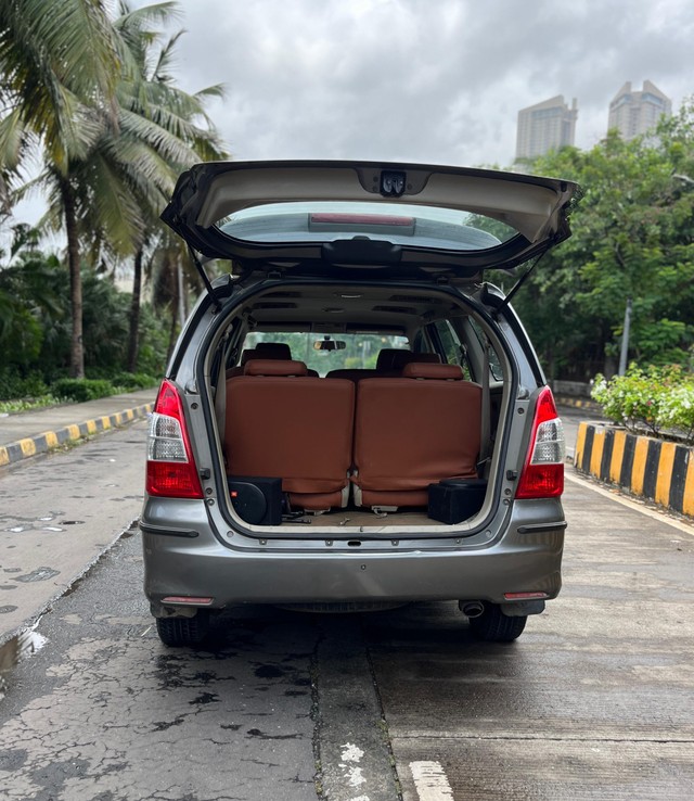 Second-hand 2012 Toyota Innova 2.0 VX 8 STR for sale in Mumbai-19