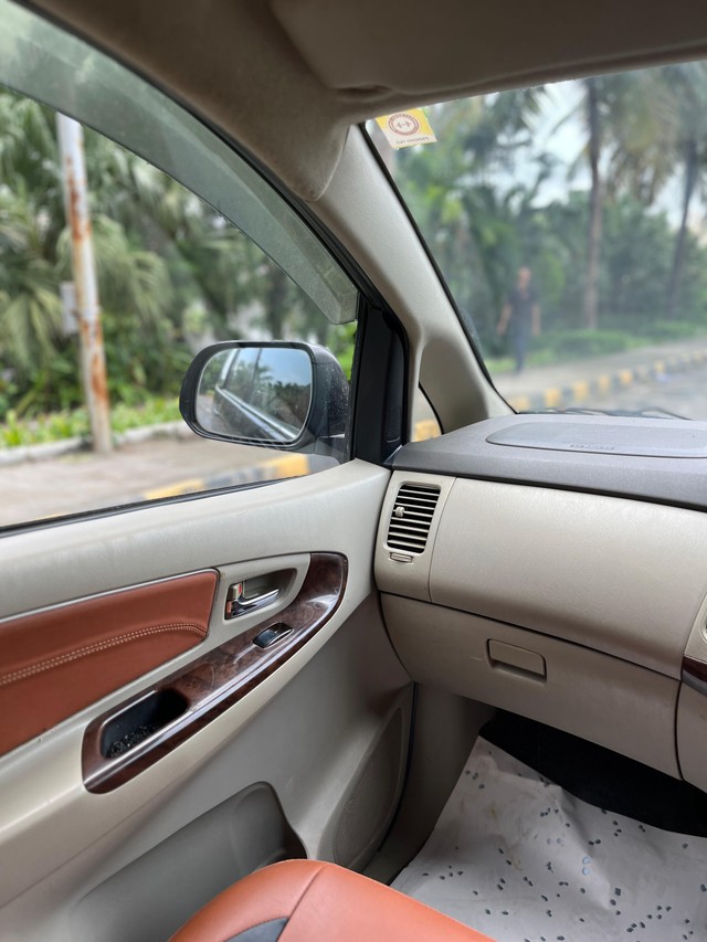 Second-hand 2012 Toyota Innova 2.0 VX 8 STR for sale in Mumbai-2