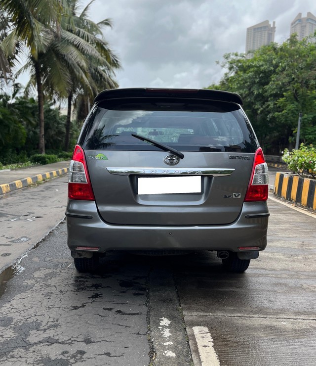 Second-hand 2012 Toyota Innova 2.0 VX 8 STR for sale in Mumbai-32