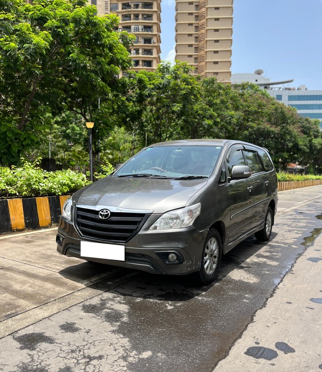 Second-hand 2012 Toyota Innova 2.0 VX 8 STR for sale in Mumbai-5