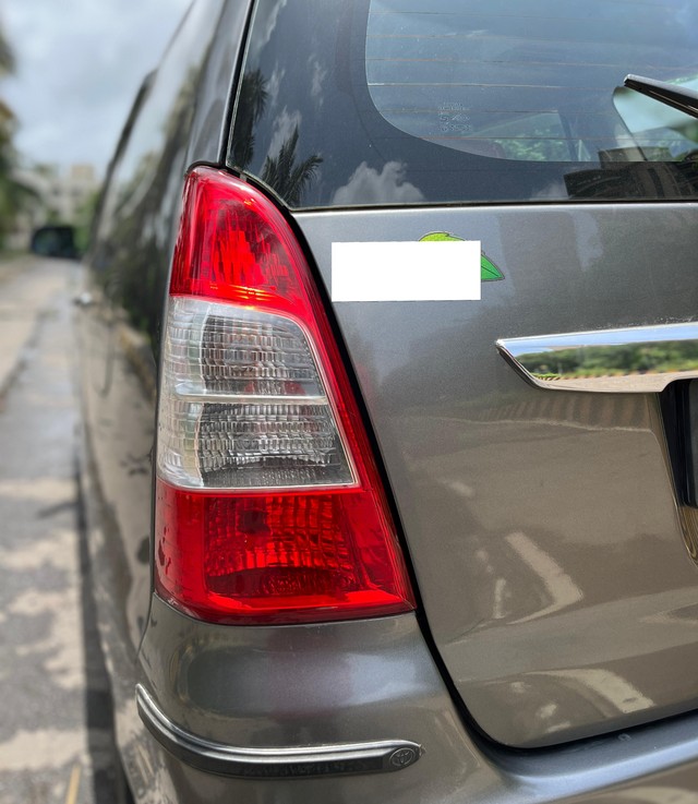 Second-hand 2012 Toyota Innova 2.0 VX 8 STR for sale in Mumbai-20