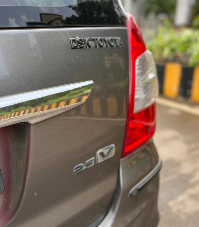 Second-hand 2012 Toyota Innova 2.0 VX 8 STR for sale in Mumbai-29