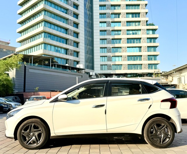 Second-hand 2022 Hyundai i20 Sportz BSVI for sale in Surat-3