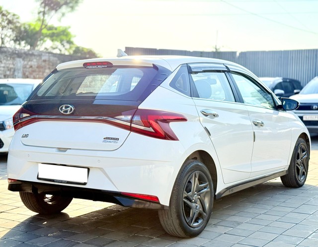 Second-hand 2022 Hyundai i20 Sportz BSVI for sale in Surat-8