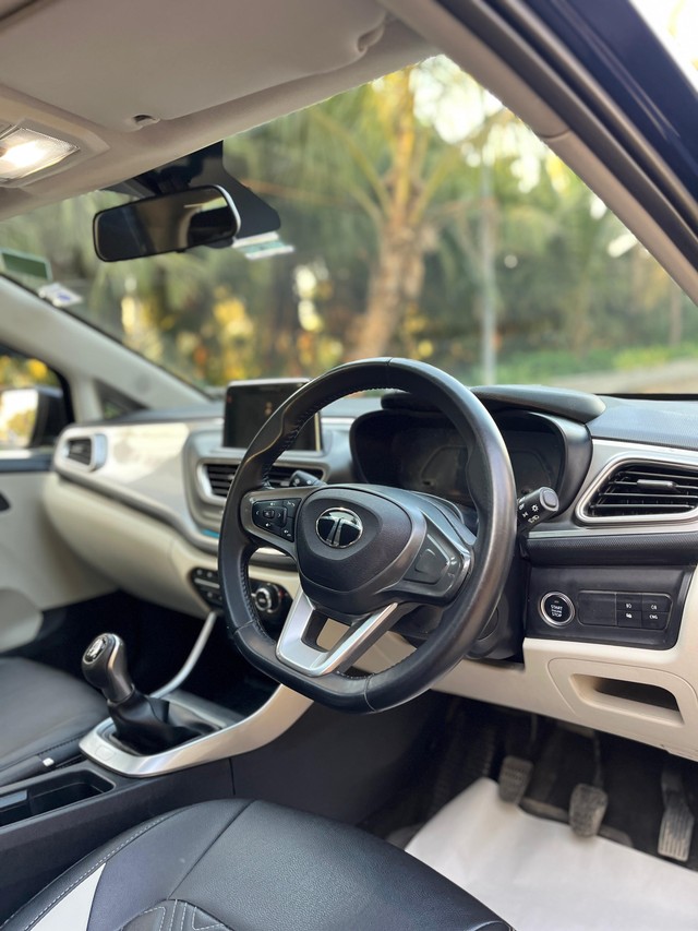 Second-hand 2024 Tata Altroz XZ Plus S CNG for sale in Mumbai-49