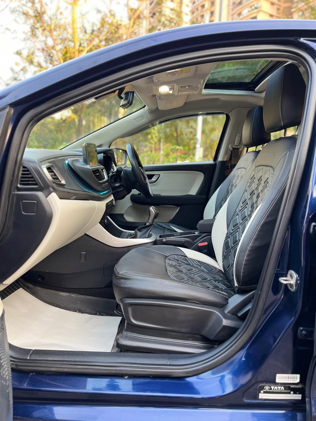 Second-hand 2024 Tata Altroz XZ Plus S CNG for sale in Mumbai-54