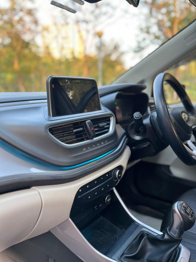 Second-hand 2024 Tata Altroz XZ Plus S CNG for sale in Mumbai-11