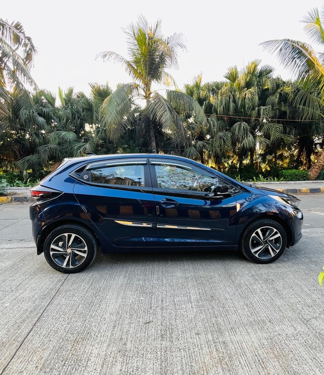 Second-hand 2024 Tata Altroz XZ Plus S CNG for sale in Mumbai-1