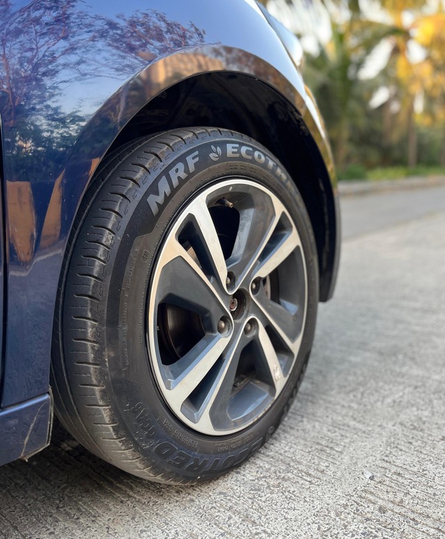 Second-hand 2024 Tata Altroz XZ Plus S CNG for sale in Mumbai-8