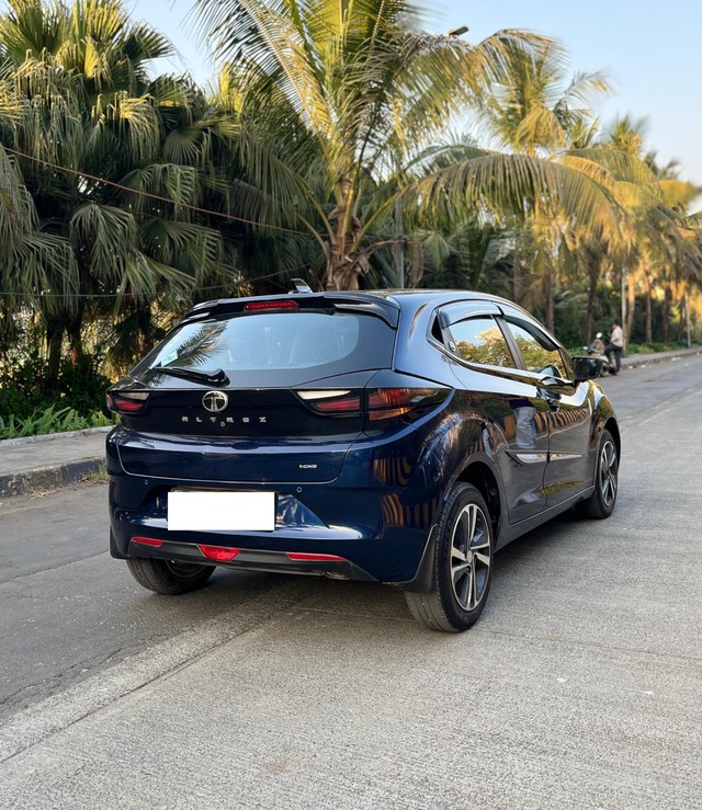 Second-hand 2024 Tata Altroz XZ Plus S CNG for sale in Mumbai-23