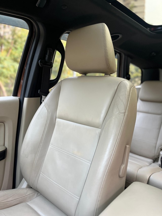 Second-hand 2016 Ford Endeavour 3.2 Titanium AT 4X4 for sale in Mumbai-18