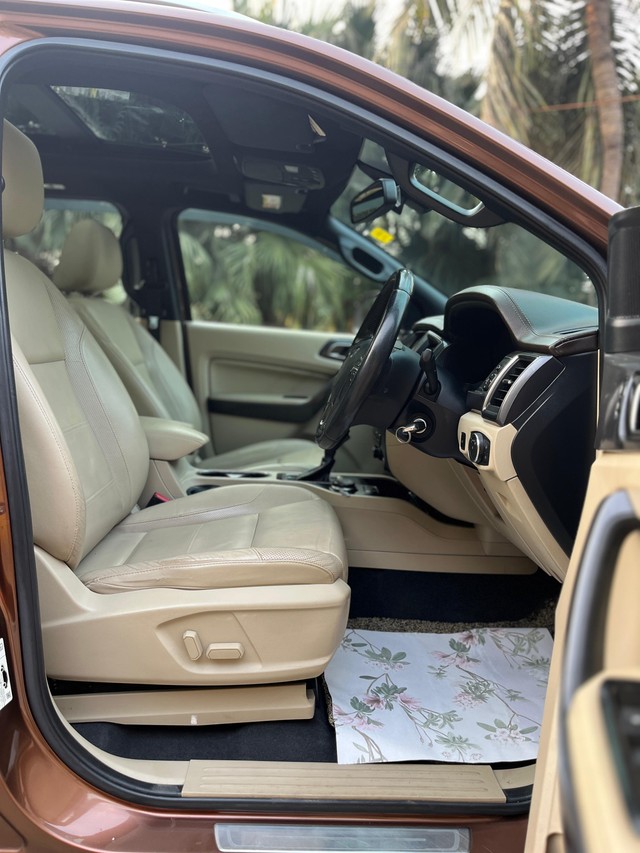 Second-hand 2016 Ford Endeavour 3.2 Titanium AT 4X4 for sale in Mumbai-12