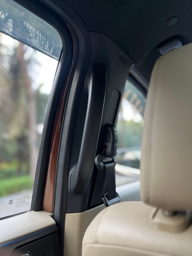 Second-hand 2016 Ford Endeavour 3.2 Titanium AT 4X4 for sale in Mumbai-14