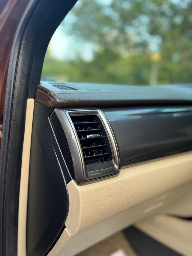 Second-hand 2016 Ford Endeavour 3.2 Titanium AT 4X4 for sale in Mumbai-53