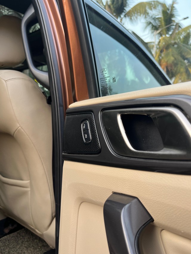 Second-hand 2016 Ford Endeavour 3.2 Titanium AT 4X4 for sale in Mumbai-35